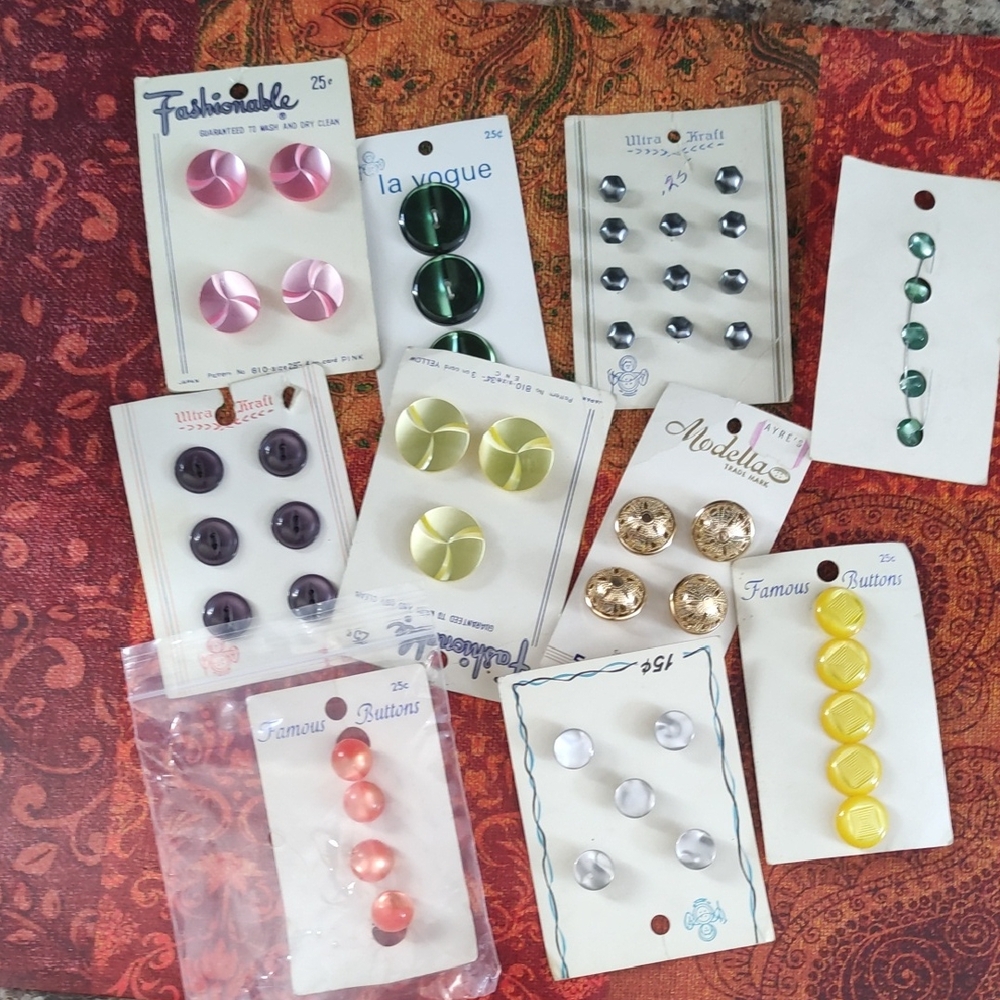 Delta Gold and Yellow Button Set